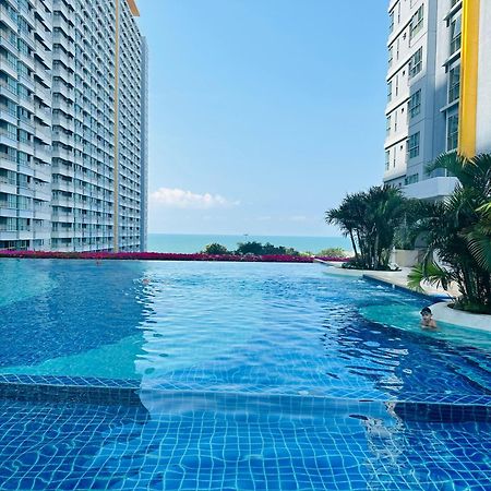 Seaview Beach Room Lumpini-Pool And Gym Face To Ocean Haat Jomtien Eksteriør bilde