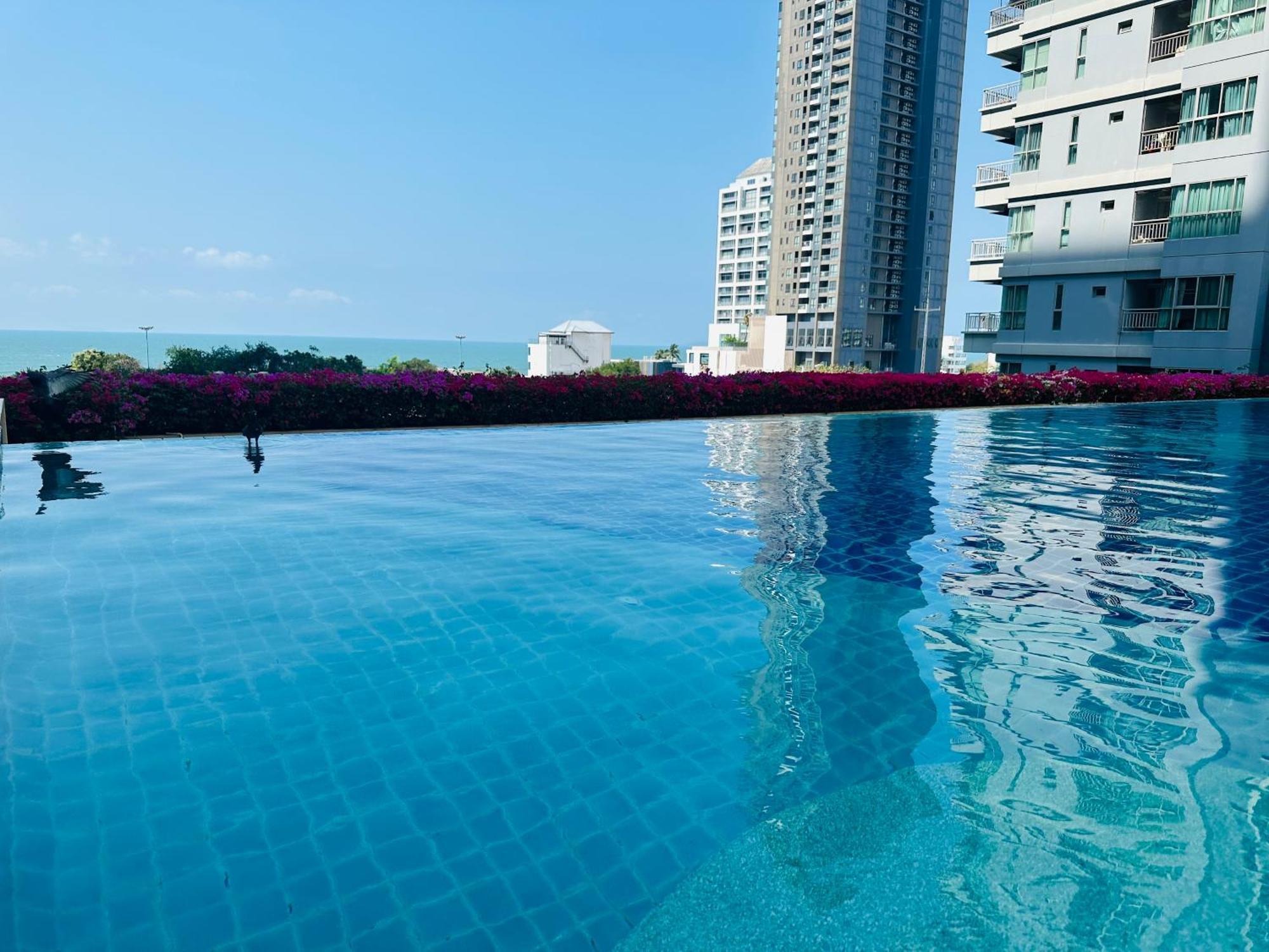 Seaview Beach Room Lumpini-Pool And Gym Face To Ocean Haat Jomtien Eksteriør bilde
