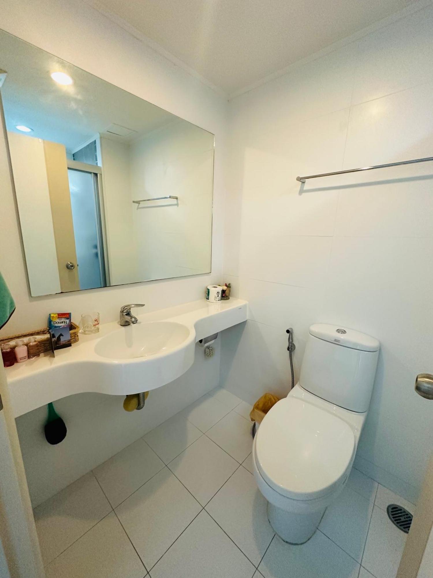 Seaview Beach Room Lumpini-Pool And Gym Face To Ocean Haat Jomtien Eksteriør bilde