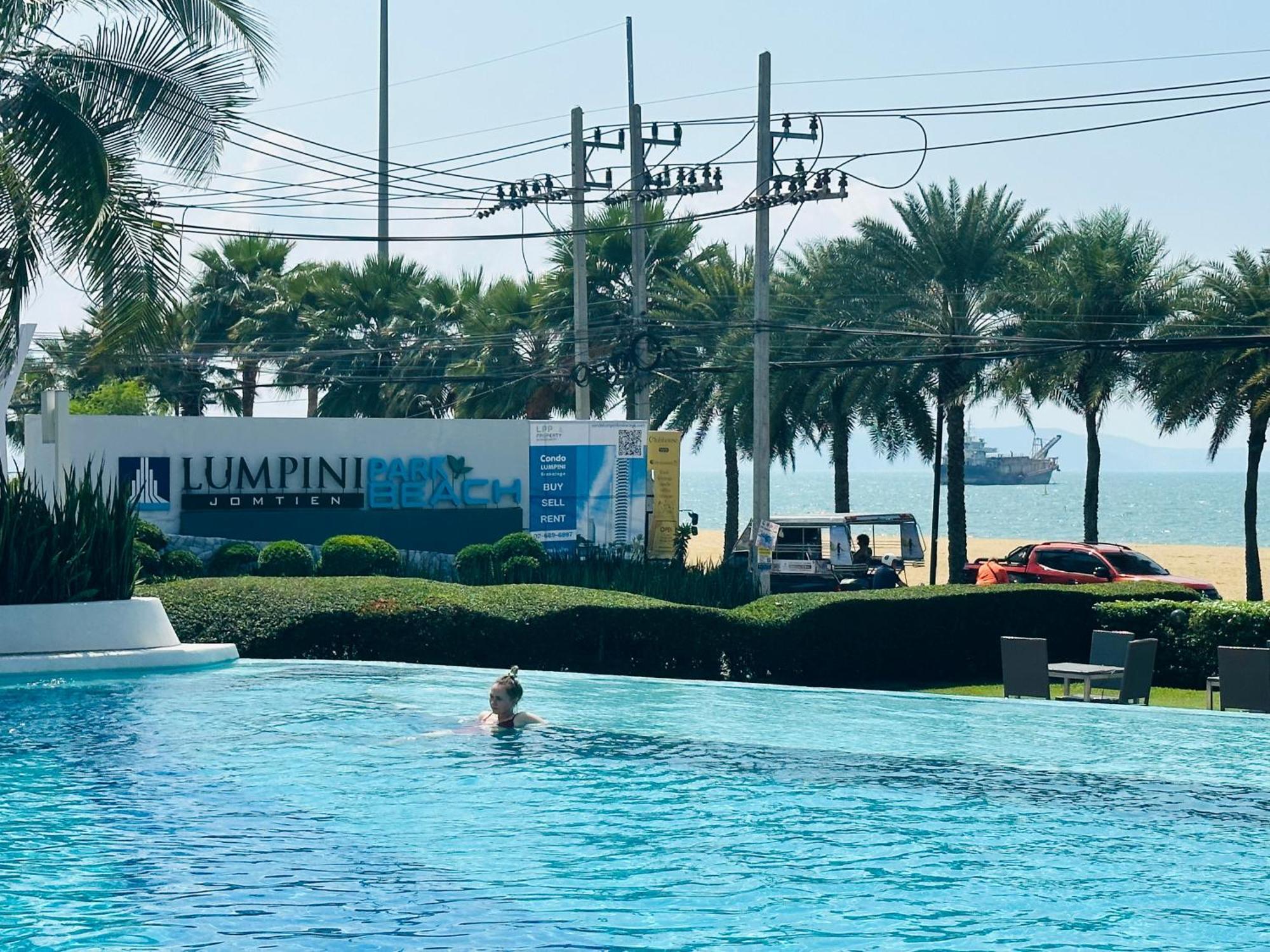 Seaview Beach Room Lumpini-Pool And Gym Face To Ocean Haat Jomtien Eksteriør bilde
