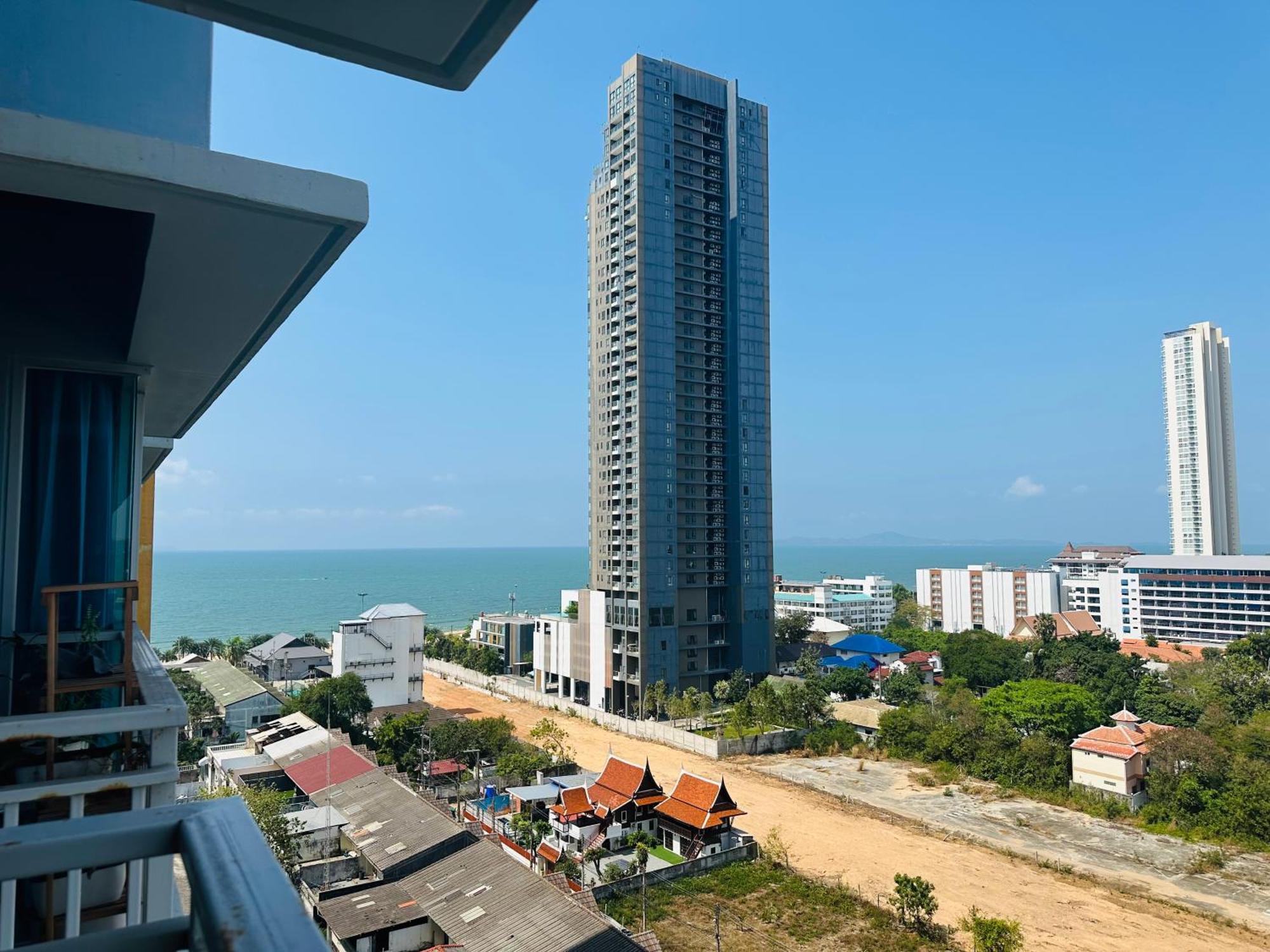 Seaview Beach Room Lumpini-Pool And Gym Face To Ocean Haat Jomtien Eksteriør bilde