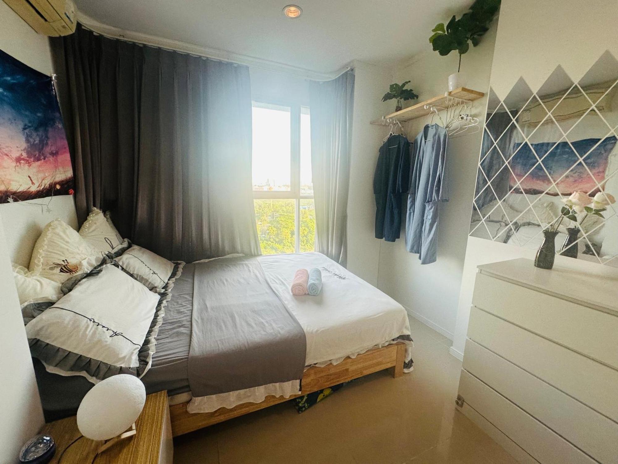 Seaview Beach Room Lumpini-Pool And Gym Face To Ocean Haat Jomtien Eksteriør bilde
