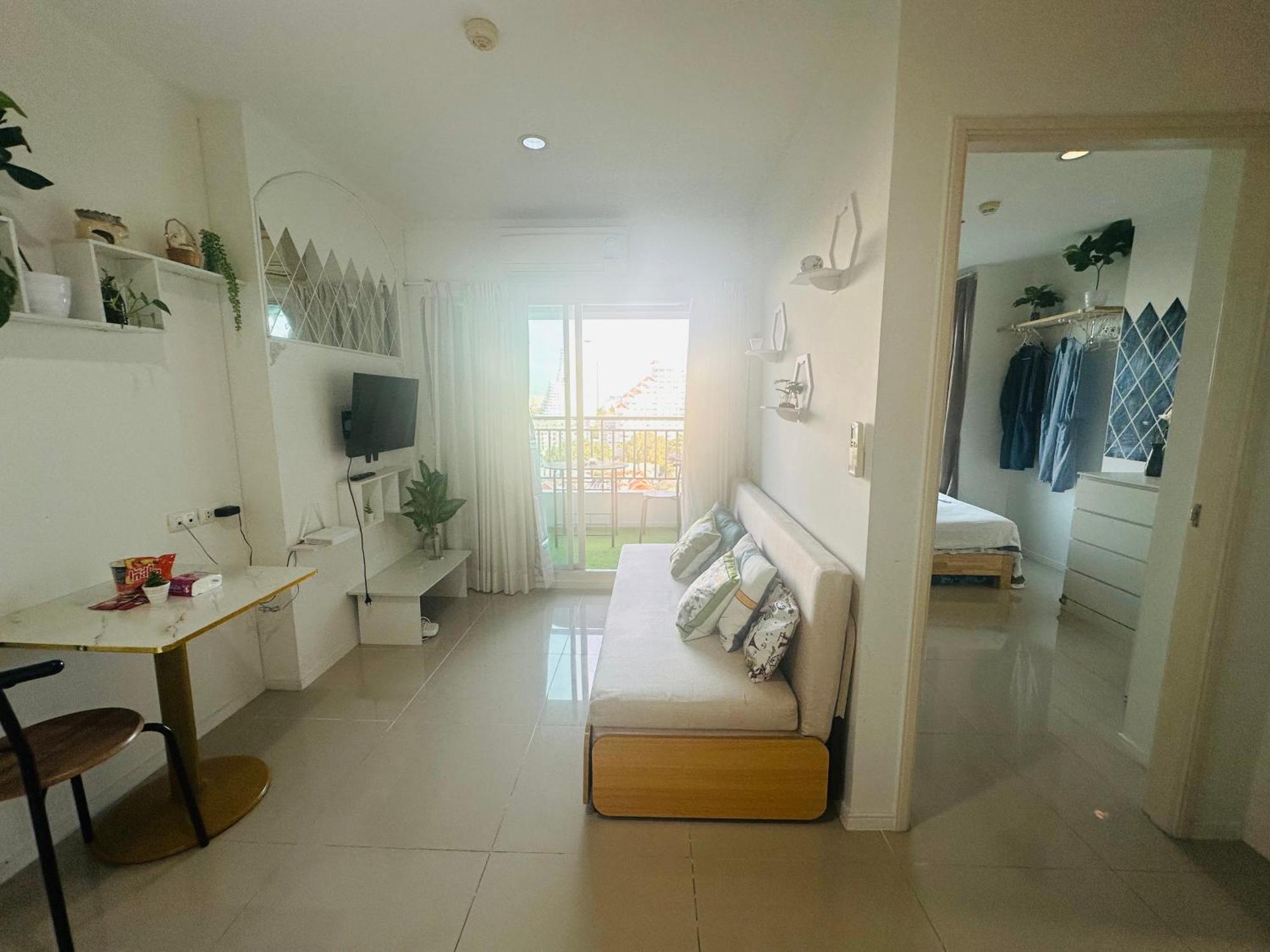 Seaview Beach Room Lumpini-Pool And Gym Face To Ocean Haat Jomtien Eksteriør bilde
