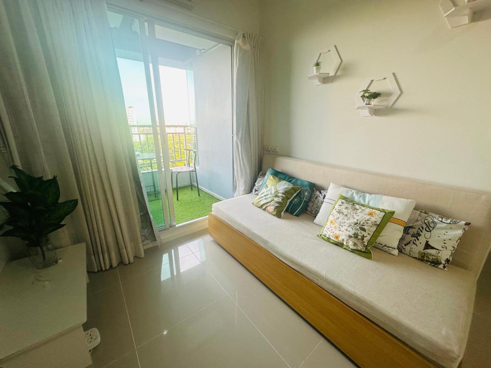 Seaview Beach Room Lumpini-Pool And Gym Face To Ocean Haat Jomtien Eksteriør bilde